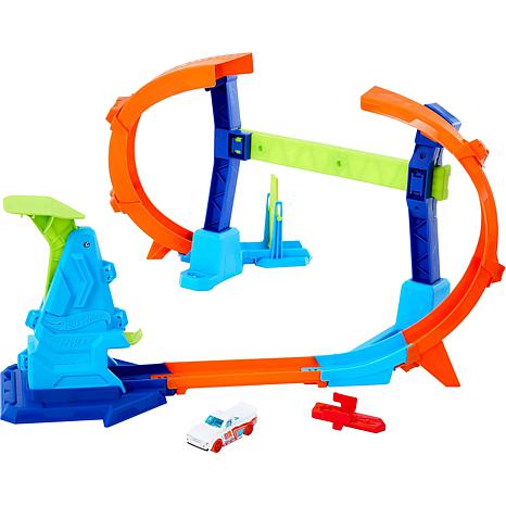 Mattel Hot Wheels Action Corkscrew Jump Champion - Orange