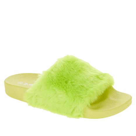 FLUFFY SLIPPERS PRICE IS FROM - Golden Oaklet At Home