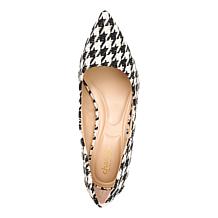 "As Is" Charles by Charles David Sublime Classic Pump