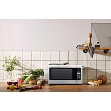 Black+Decker 2.2 Cubic Foot Microwave with Sensor Cooking