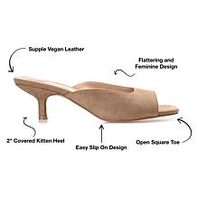 Journee Collection Larna Pump