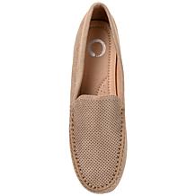 Journee Collection Women's Comfort Halsey Loafer