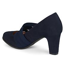 Journee Collection Women's Comfort Loren Pump