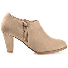 Journee Collection Women's Comfort Wide Width Sanzi Bootie