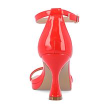 Journee Collection Women's Jeanne Pumps