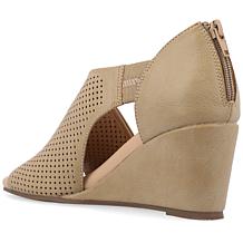 Journee Collection Women's Tru Comfort Foam Aretha Wedge