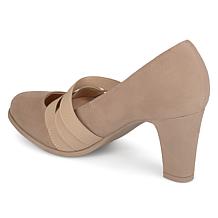 Journee Collection Womens Wide Width Comfort Loren Pump