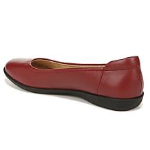 Naturalizer Flexy Round Toe Ballet Flat