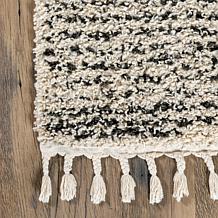 nuLOOM Bria Moroccan Shag Tasseled 2' 6" x 6' Area Rug
