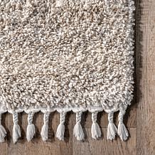nuLOOM Brooke Shag Tasseled Area Rug 5' 3" x 7' 7" Ivory