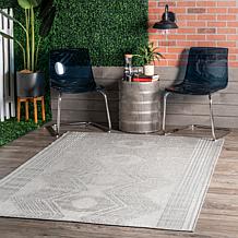 nuLOOM Ranya Tribal Indoor/Outdoor Area Rug 4' x 6' Light Gray
