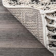 nuLOOM Vasiliki Moroccan Shag Tasseled 2' 6" x 6' Area Rug