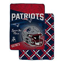 NFL PATRIOTS Huddle factory Up Ultra Plush Wearable Heavy Weight Throw OSFM