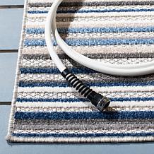 Safavieh Cabana Ava 4'-5" x 6'-5" Indoor/Outdoor Rug