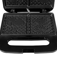 Uncanny Brands Peanuts Waffle Maker
