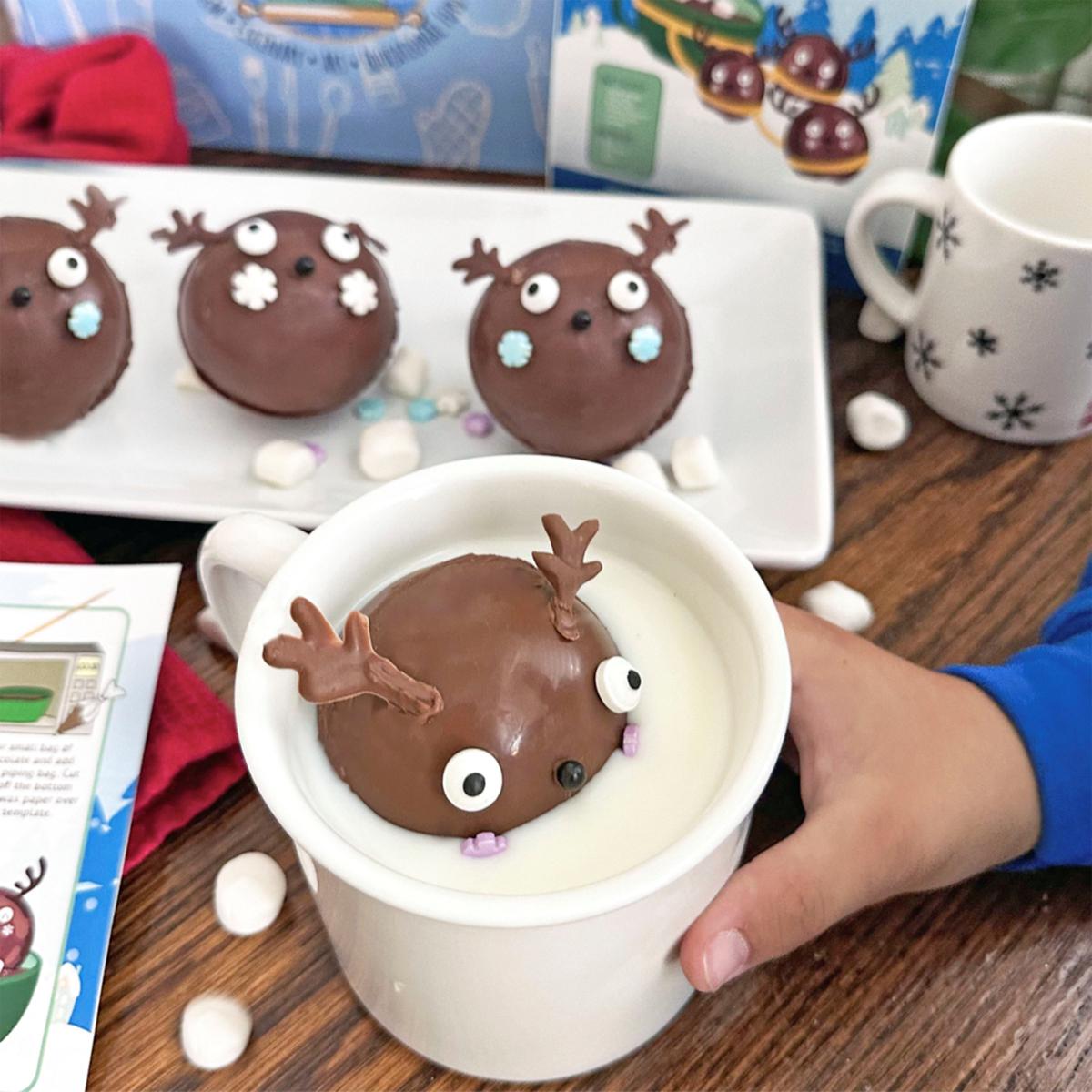 Easy Chocolate Reindeer Cups and Mini Hot Cocoa Mugs