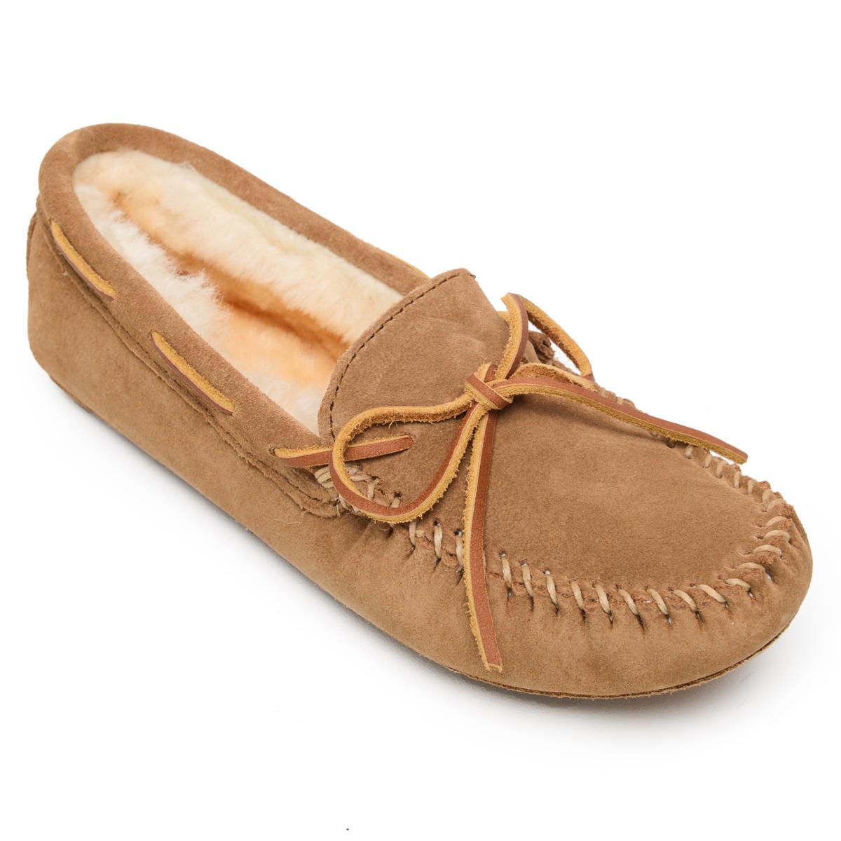 minnetonka sheepskin softsole moccasin