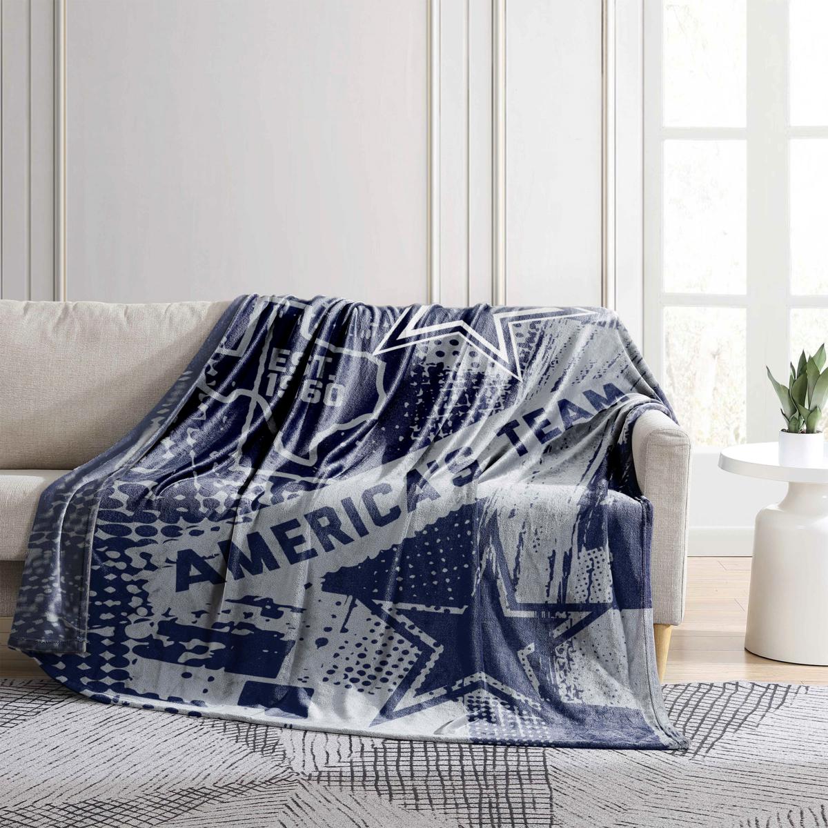 Dallas Cowboys 50'' x 60'' Plush Raschel Throw