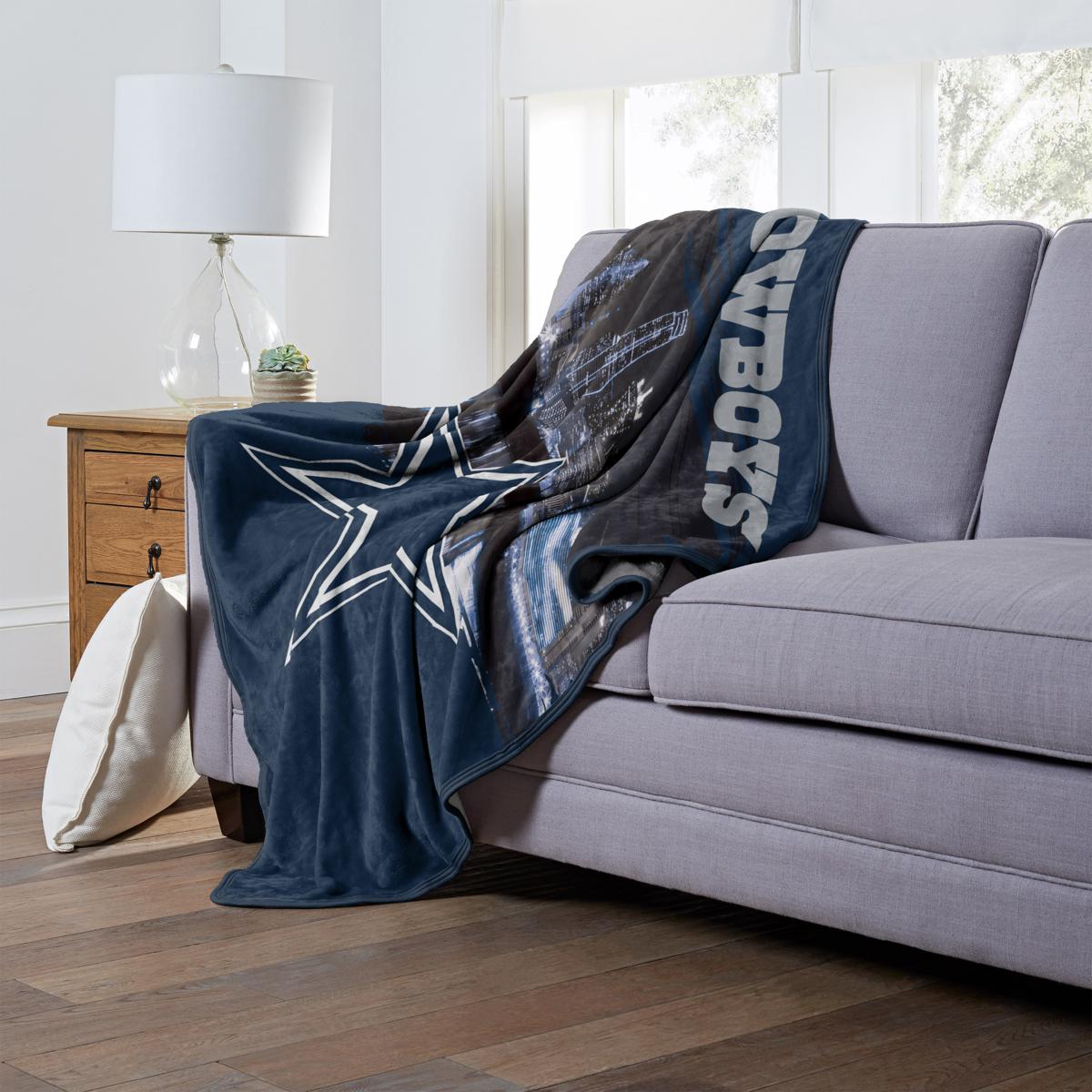 The Northwest NFL 46x60 Throw Blanket Football Microfleece Run - Dallas  Cowboys - Sports Diamond