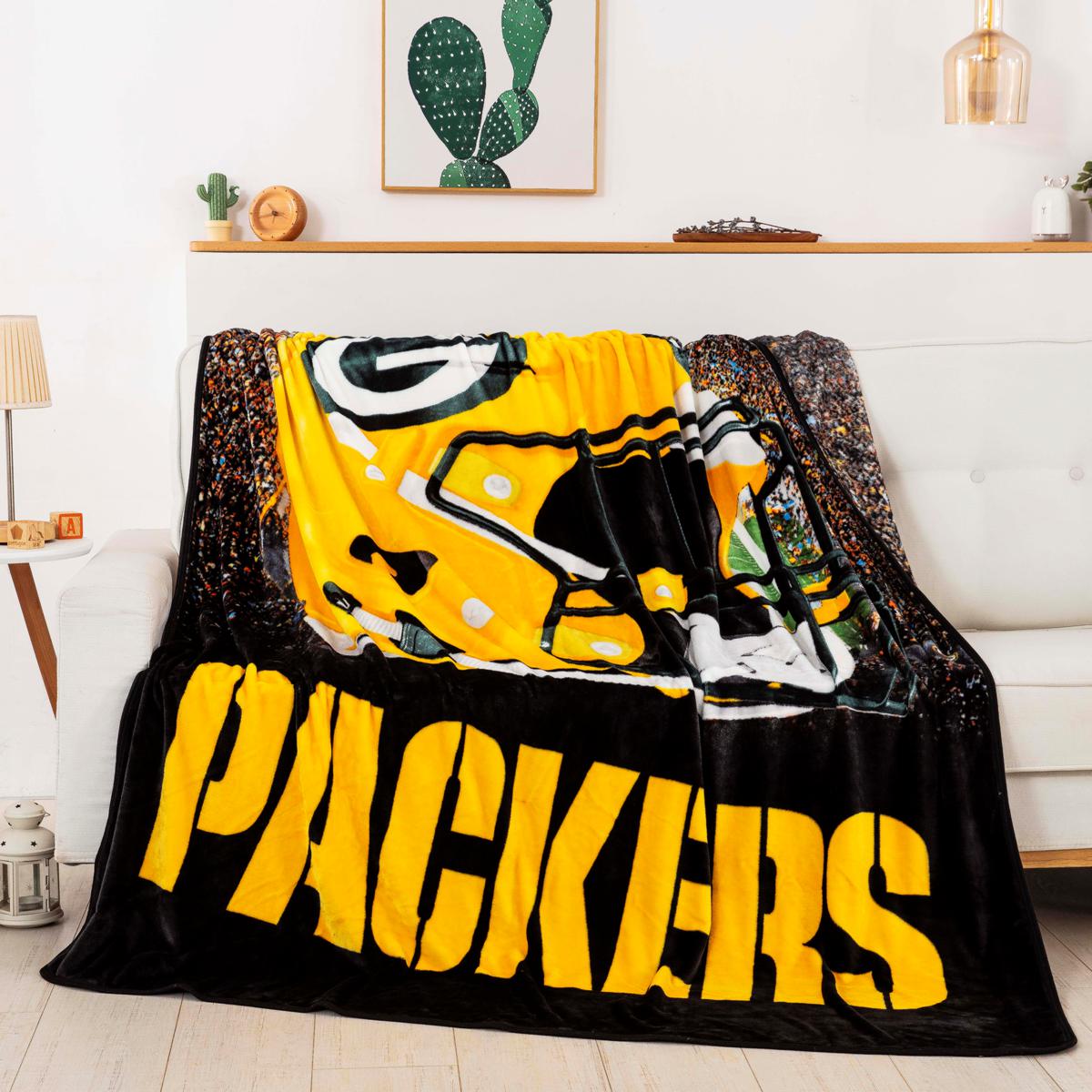 Green Bay Packers NFL Football Tapestry Throw Blanket Northwest Company 48  x 58”