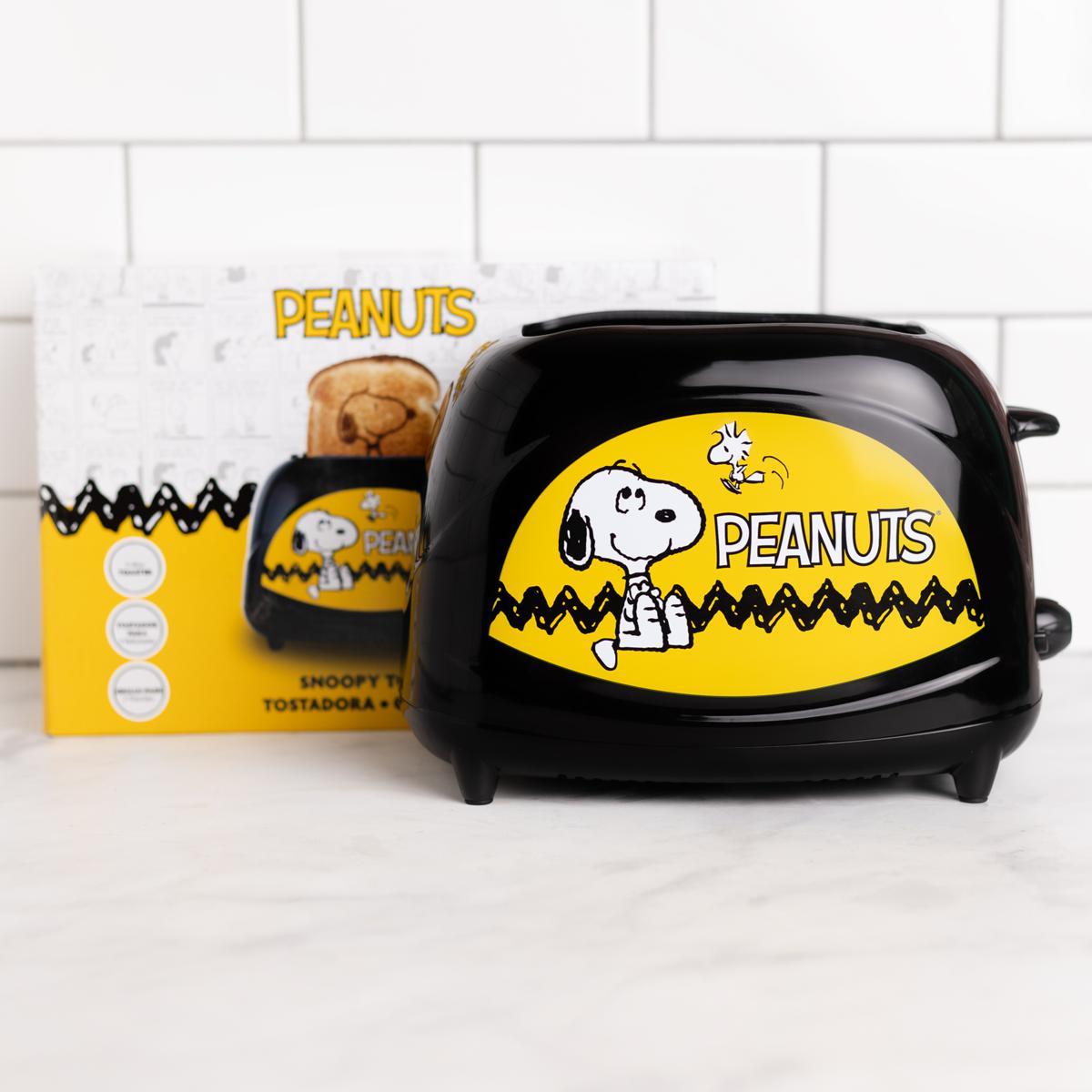 Uncanny Brands Peanuts Snoopy Single Grilled Ch eese Maker 