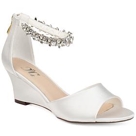 Journee Collection Women's Connor Wedge