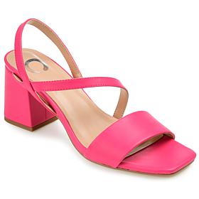 Journee Collection Women's Wide Width Lirryc Pump