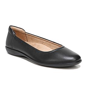 Naturalizer Flexy Round Toe Ballet Flat