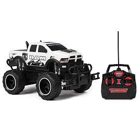 World Tech Toys Officially Licensed 1:24 RAM 2500 Power Wagon Elect...