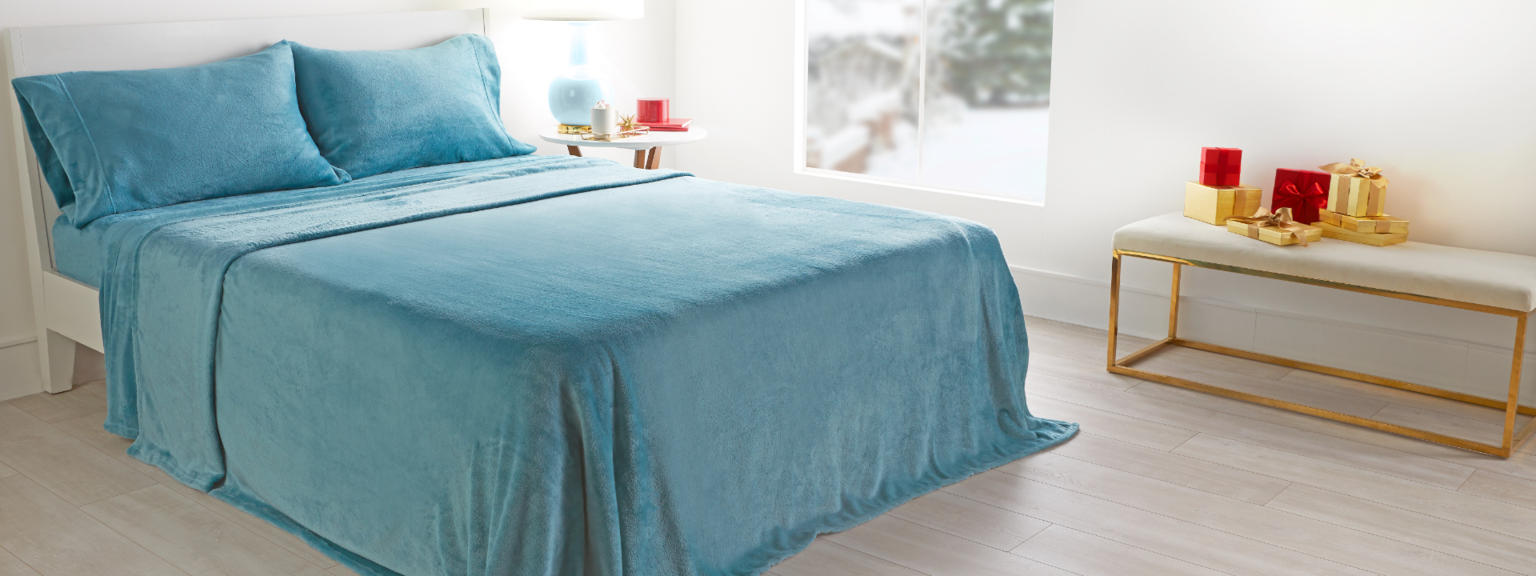 (HSN) Warm & Cozy Plush Blanket and Plush Sheet Set